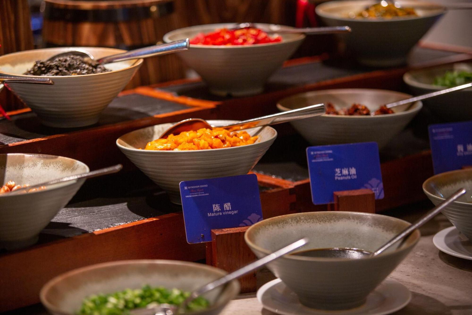 Wyndham Grand Plaza Royale Hot Springs Fenghuang酒店 外观 照片