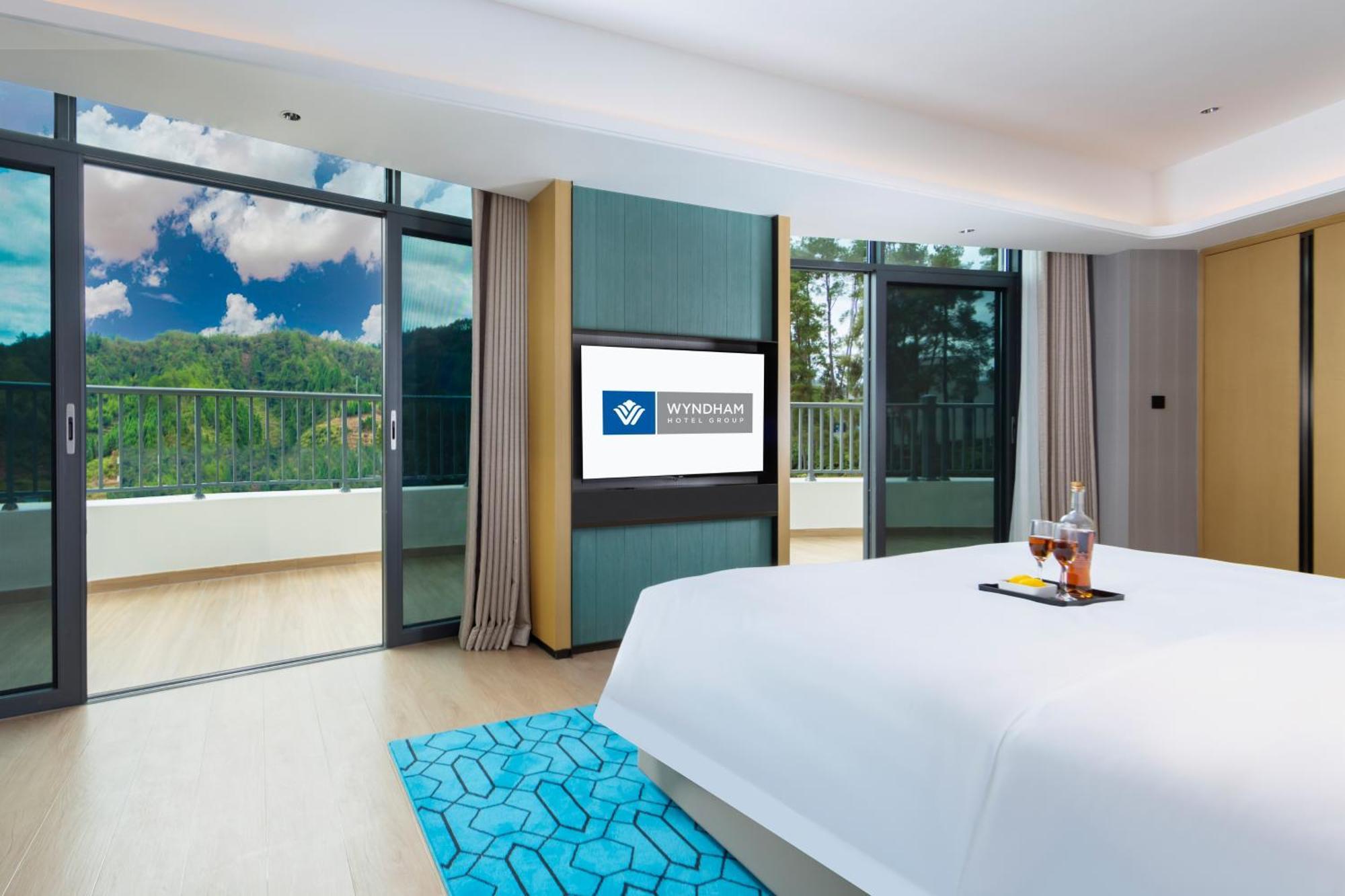 Wyndham Grand Plaza Royale Hot Springs Fenghuang酒店 外观 照片